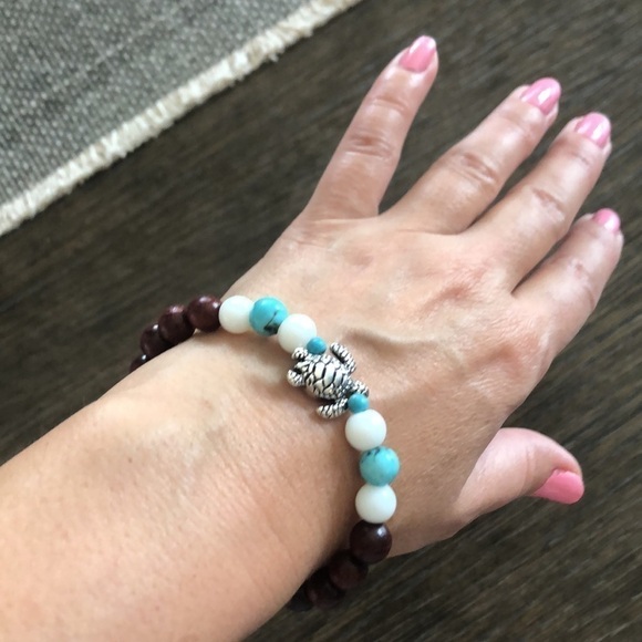 Turtles Turquoise and wood beads handmade charm bracelet S/M - Picture 2 of 7
